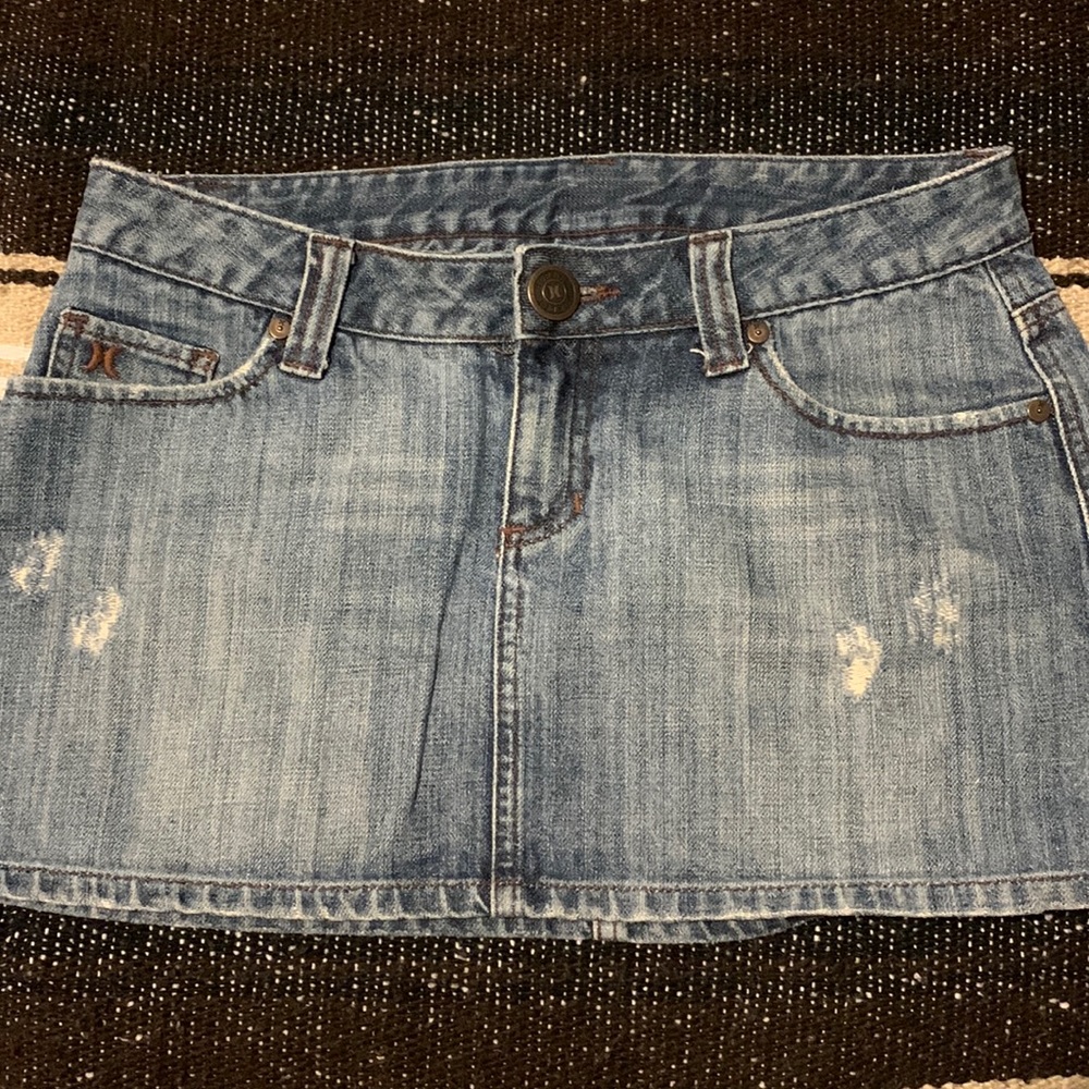 Hurley Distressed Denim Skirt!